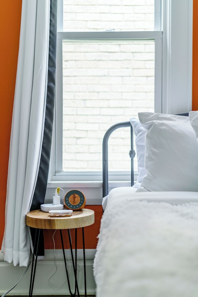 Jungle House Boutique Suites – Short North & Convention Center