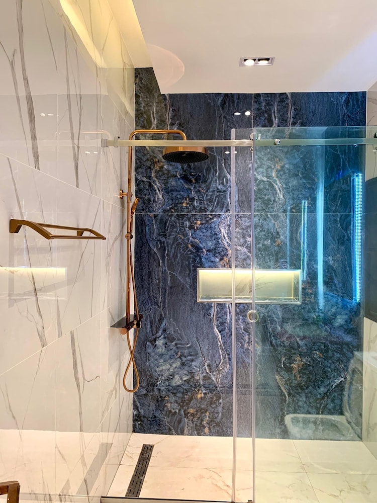 Sujimoto Residences