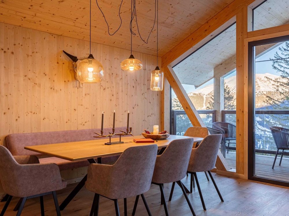 Beautiful Chalet With Balcony