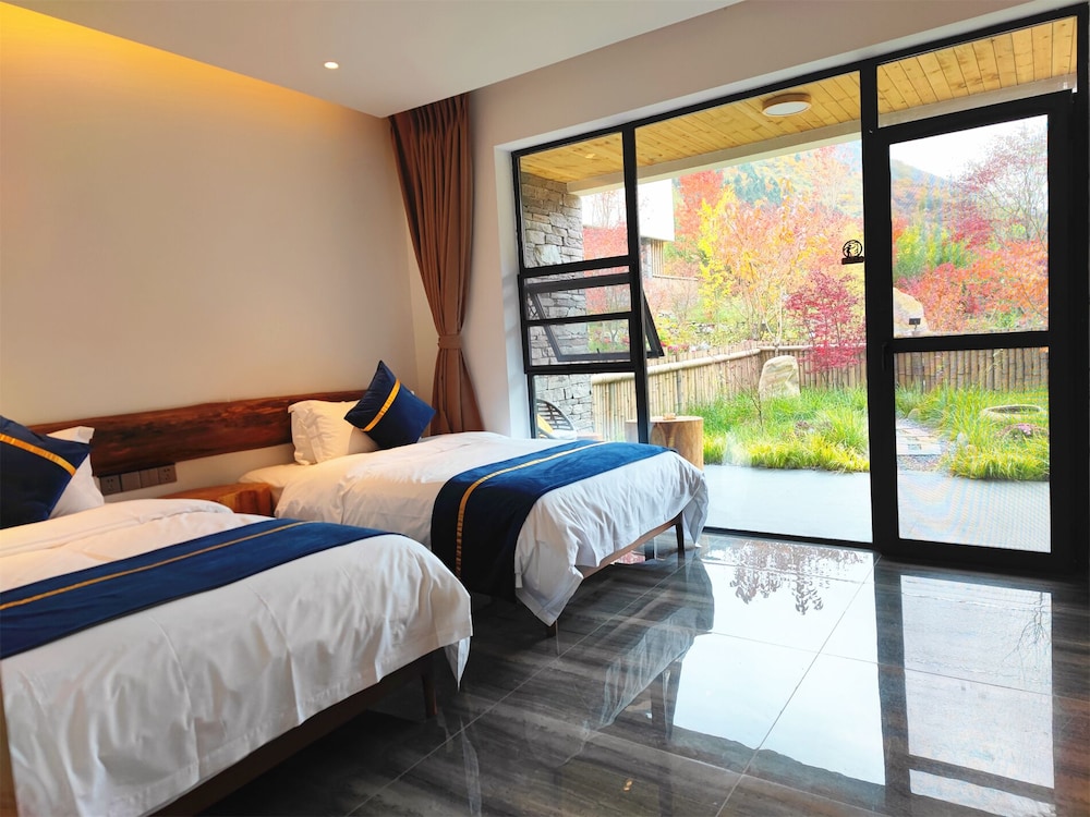 Summergarden Hotel