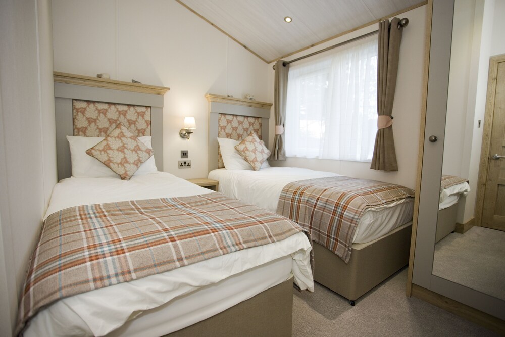 6 Berth Luxury Lodge in Christchurch, Dorset