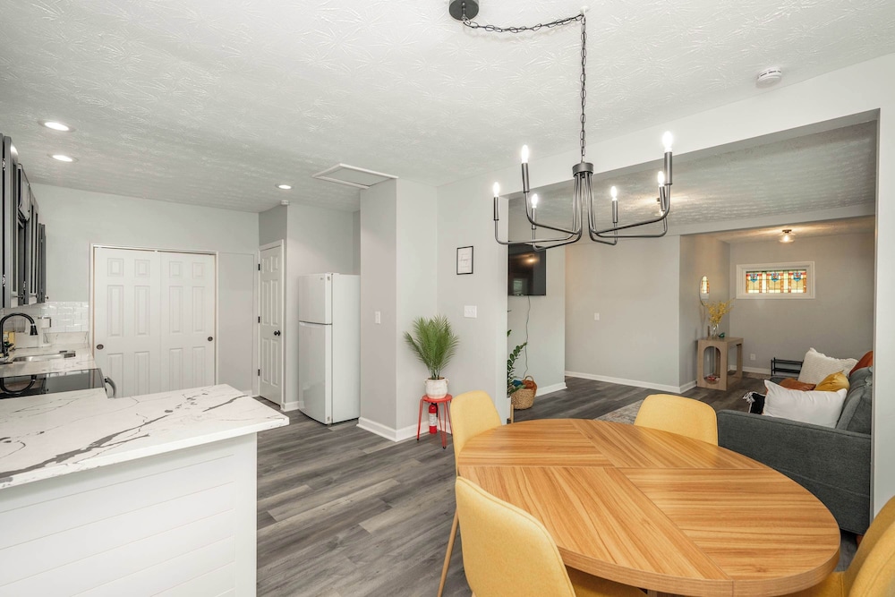 Modern Cincy Home - For 6