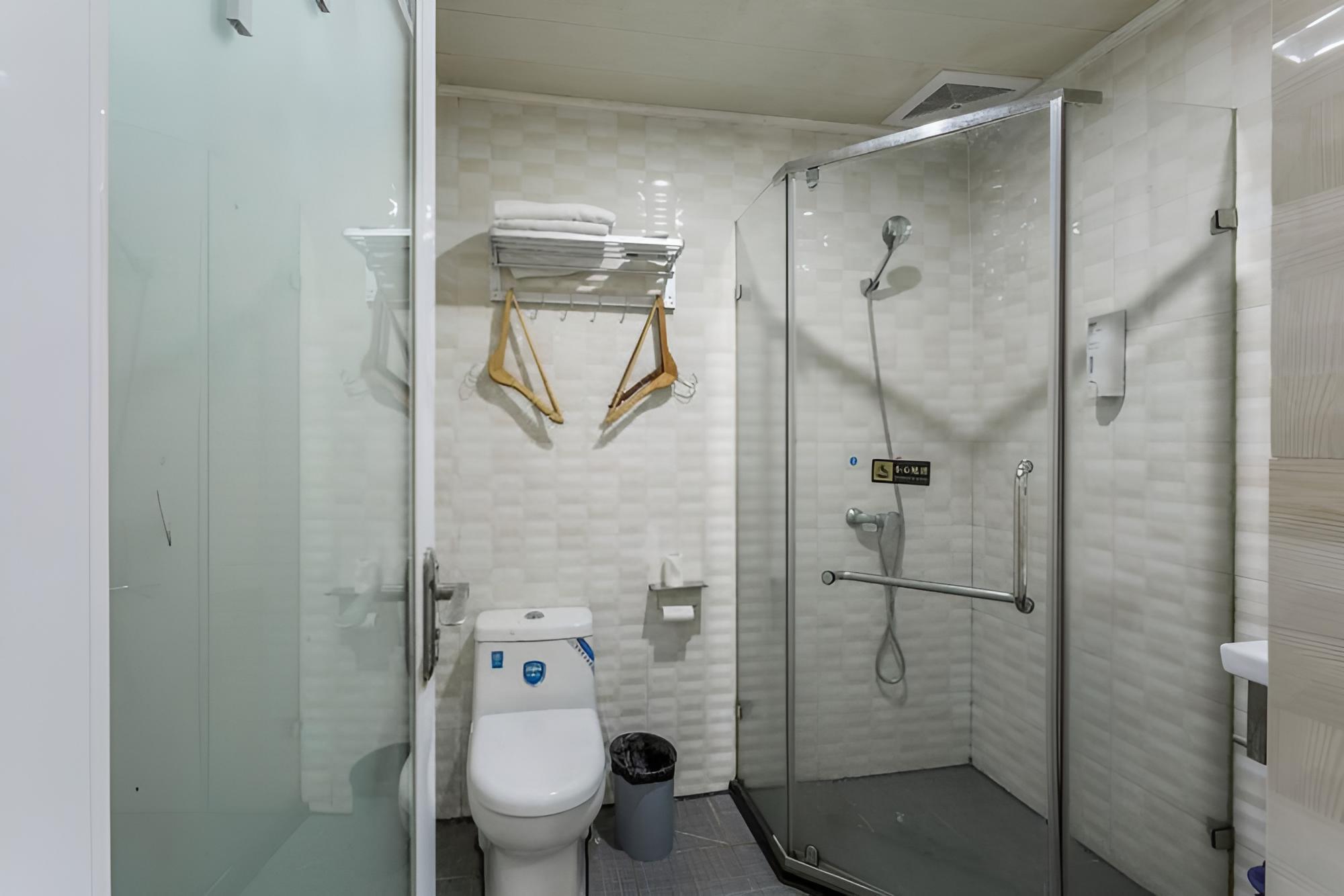 Huiyin Fashion Hotel