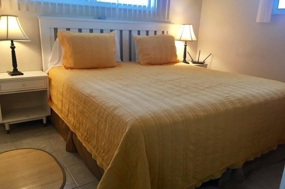 763 North Shore Upstairs 3 Bedroom Apts by RedAwning
