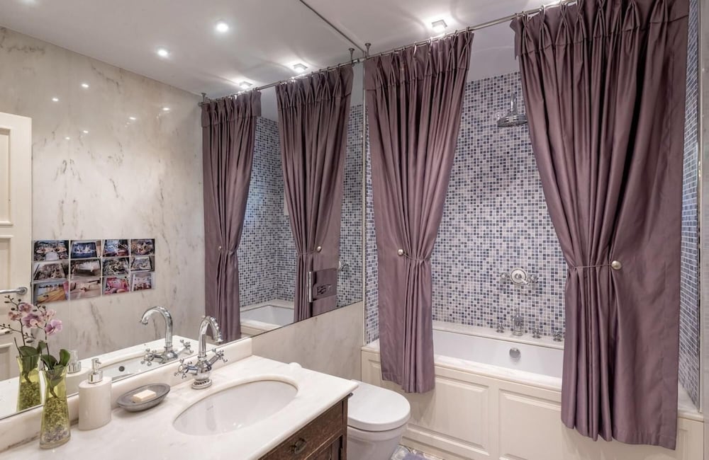 Enchanting 22 000m2 Property and Elegant 5 Bedroom Manor