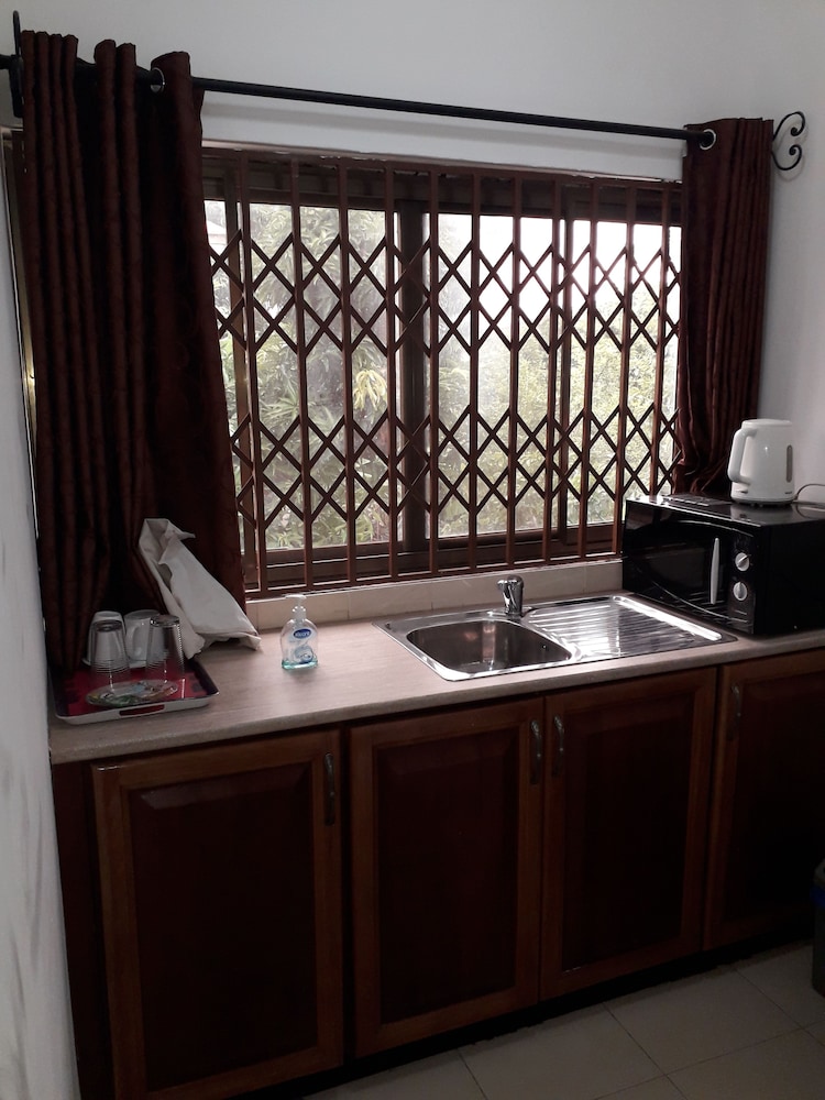 Restall Guest Lodge view 5