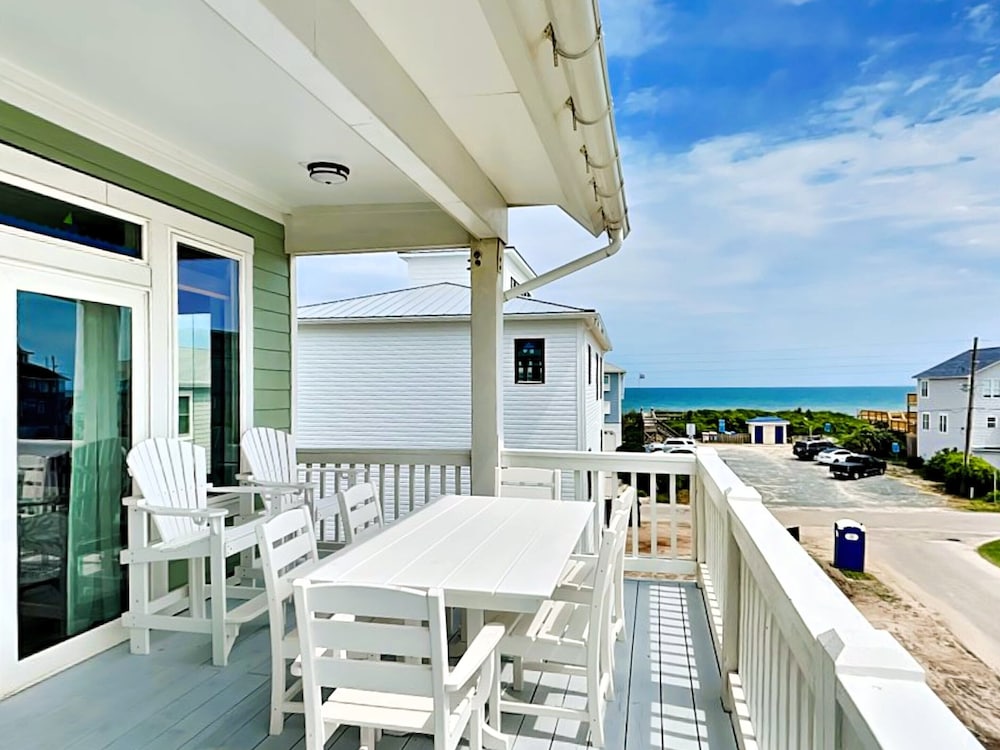 Shore Sounds Fun by Topsail Realty
