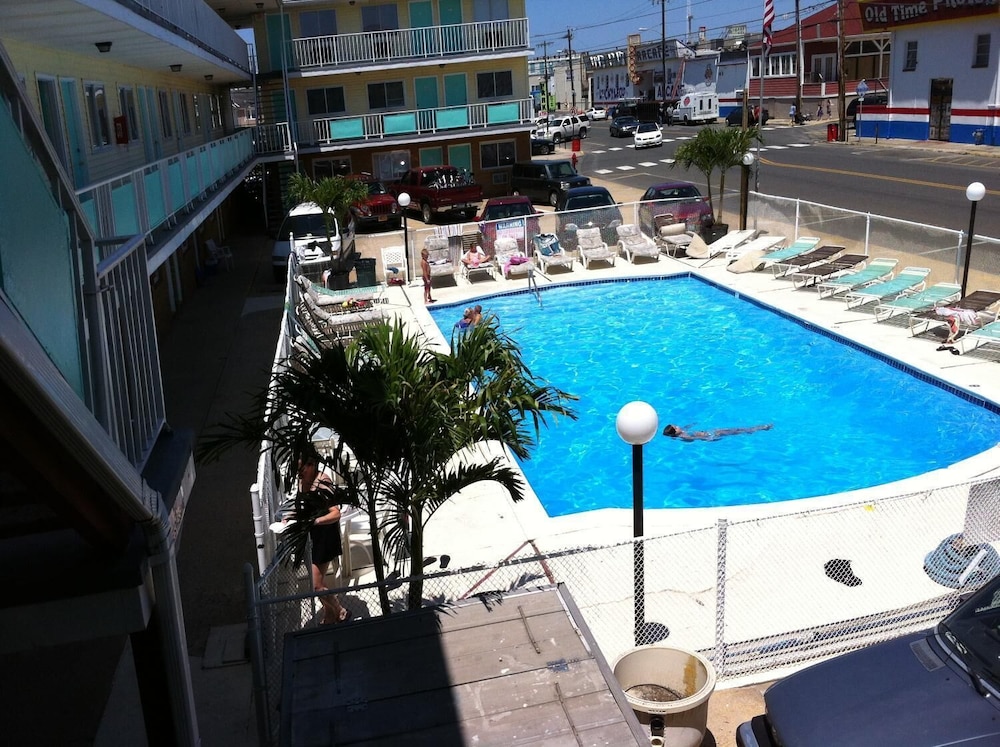 Surfside Motel
