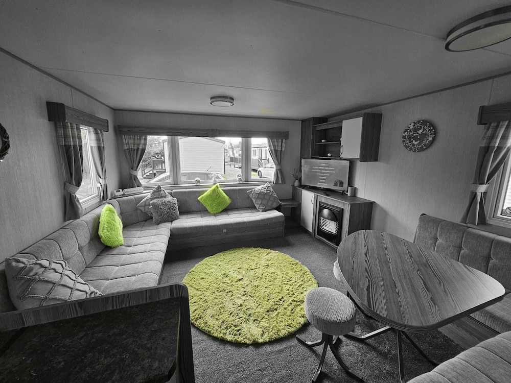 3 Bed Caravan - Near Beach, 5 Star Reviews, Wifi