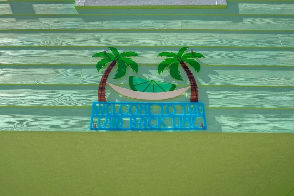 Laid Back Lime by Avantstay Near Beach w Pool Complimentary Pool Warmer