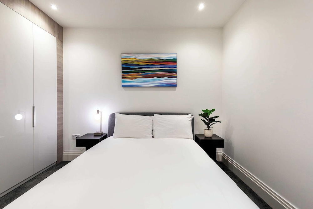 East Putney One Bedroom Gem view 3