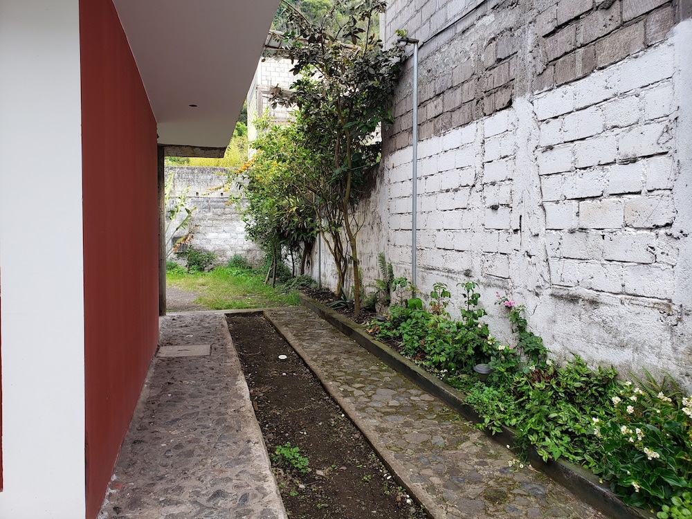 Hostal Monte Real