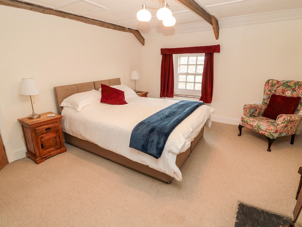 2 Redeswood Cottages view 2