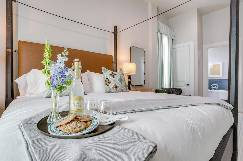 Nutt House Hotel