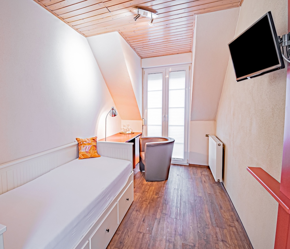 Johannishof Wine-Cafe & Guesthouse