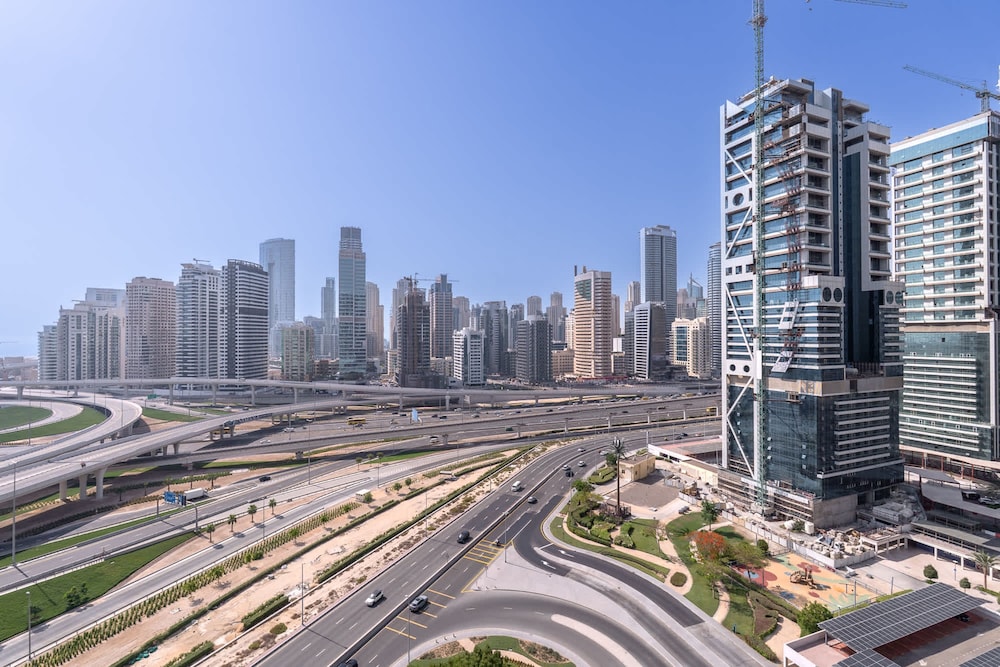 Spacious Serene 2 Bedroom in JLT for 4