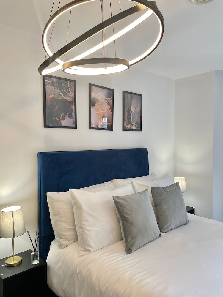 Bed2bathroom - 10minutes From Citycentre & Quays view 4