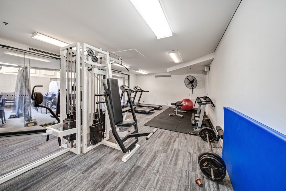 Central 2-bed Apartment With Pool, Gym and Spa