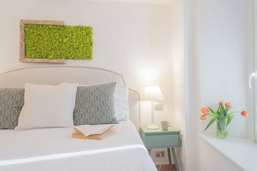 The Green Nest by Lake Como by Rent all Como