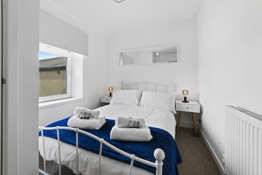 Village Cwtch Whitchurch Apartment view 2