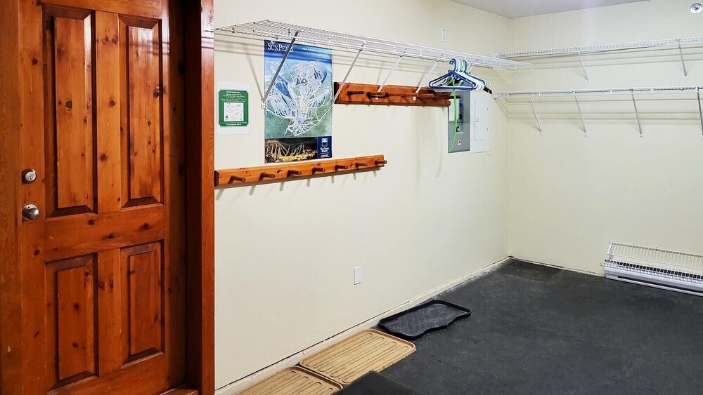 Sun Peaks Vacations - Timberline Village 46 4 Bedroom Home - Property Image 5