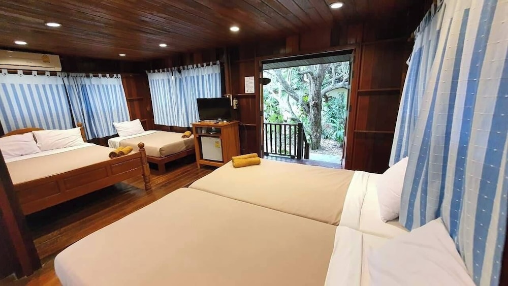 Baansuanlynjee Maeklong Resort