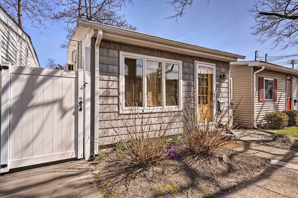 Bright Belmar Cottage < Half Mi to Boardwalk! view 3