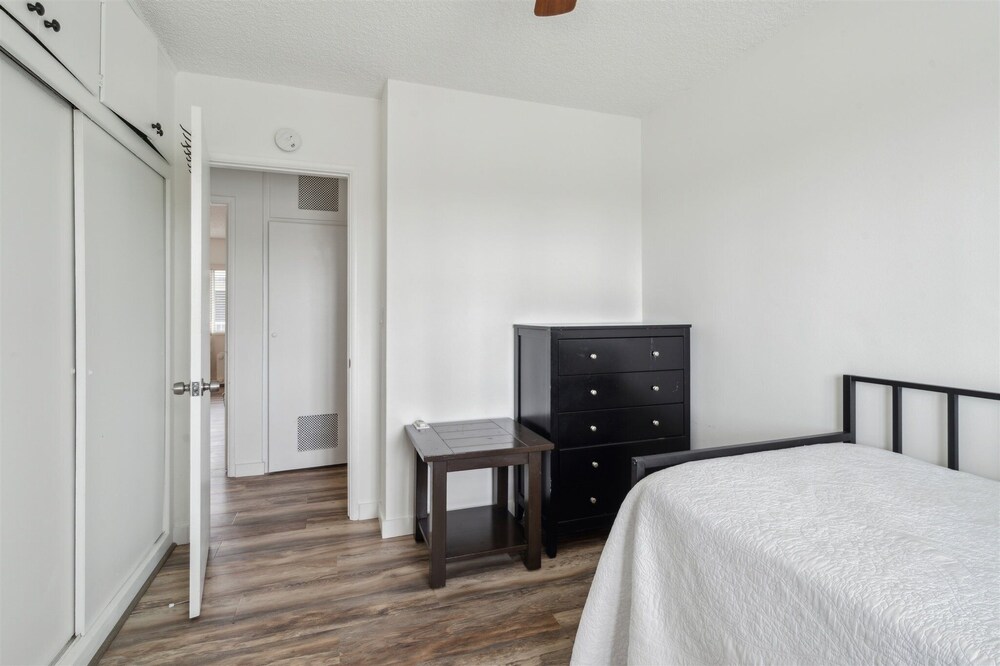 Beautiful 2 Bed Beach Condo #203 2 Bedroom Condo by RedAwning