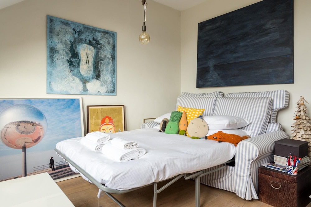 Pleasant Earl s Court Apartment Near Hyde Park