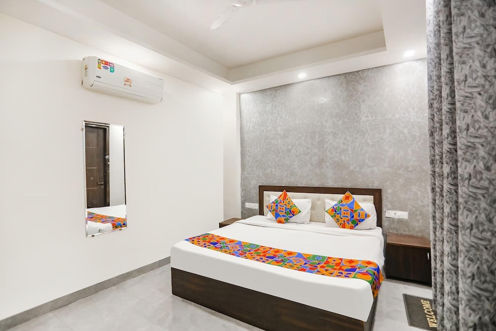 Fabhotel Signature Inn I