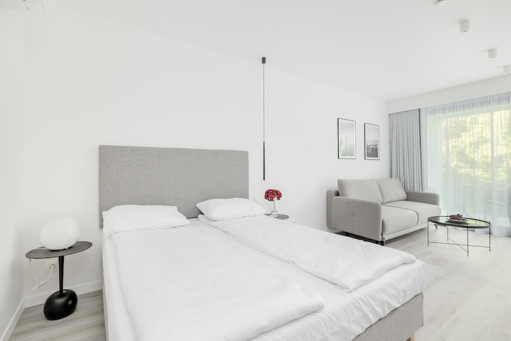 Air-conditioned Studio for 4 by Renters