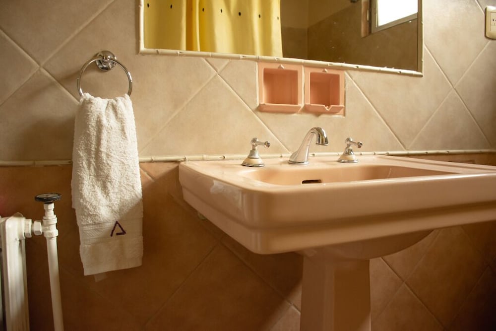 Alamo Hostel & Suites
