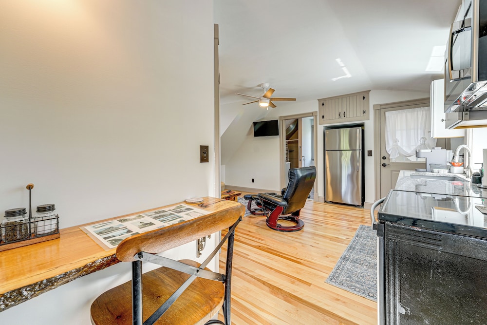 Charming Apt w/ Shared Outdoor Space in Lisbon!
