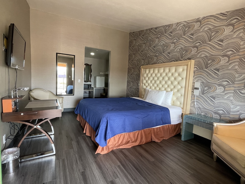 Crown Motel