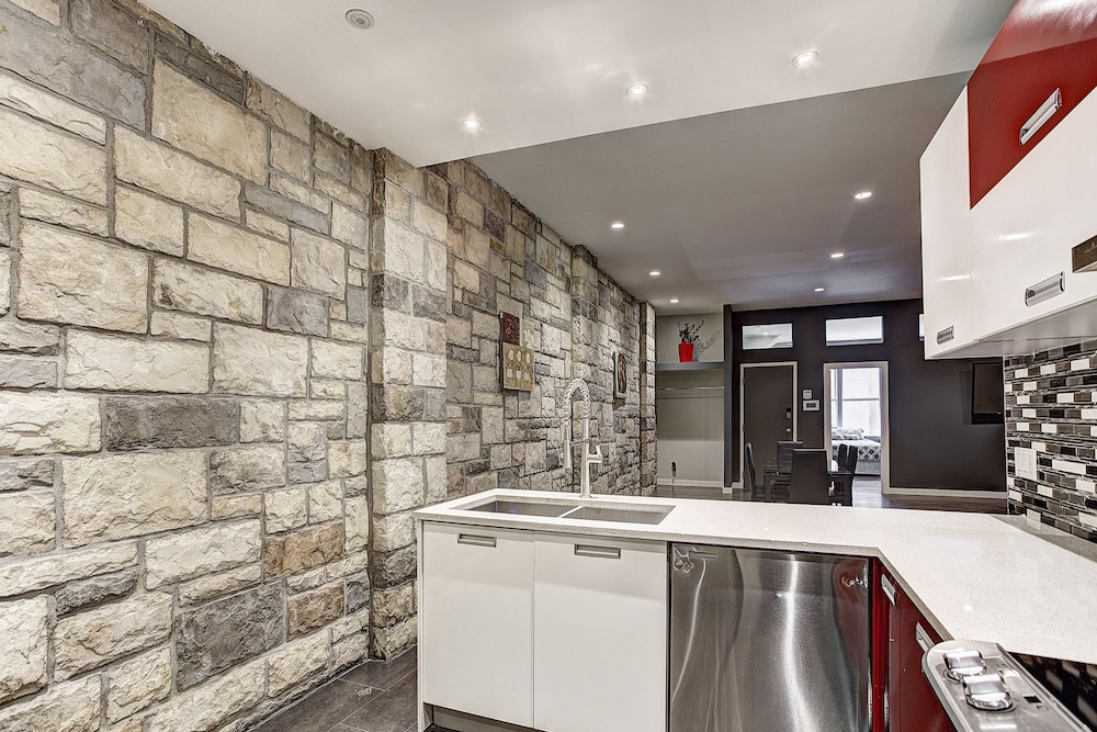 Destination Stays - LOFT HOUSE Quartier des Spectacles - Image 2