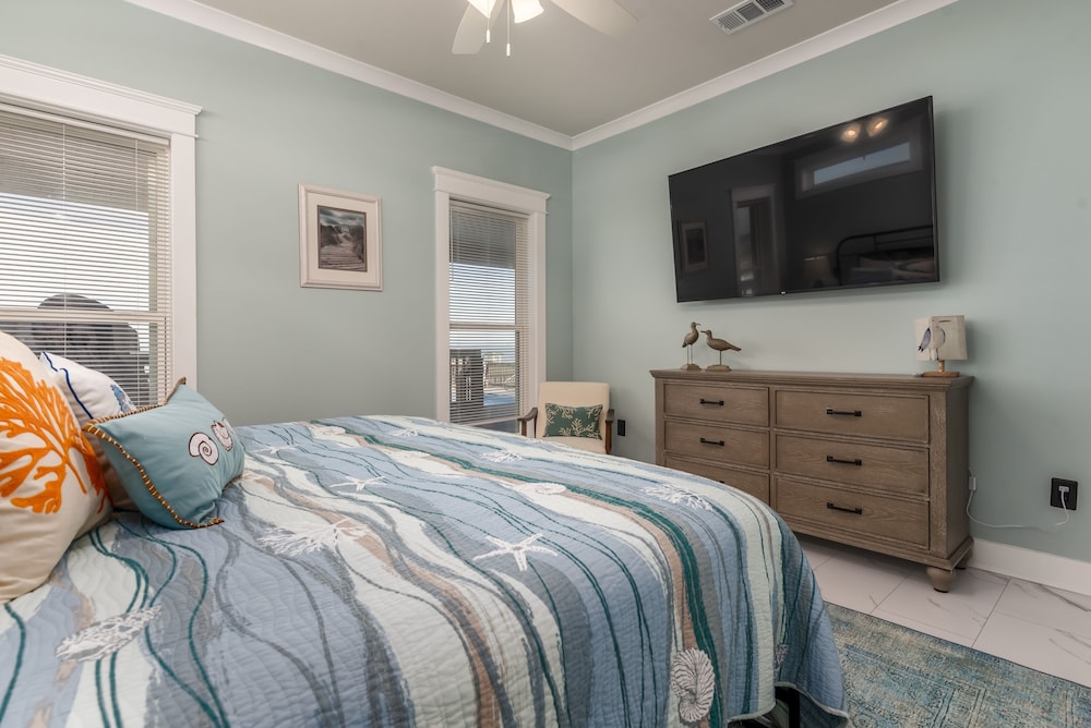 Bay Breeze - 2420 Bienville 4 Bedroom Home