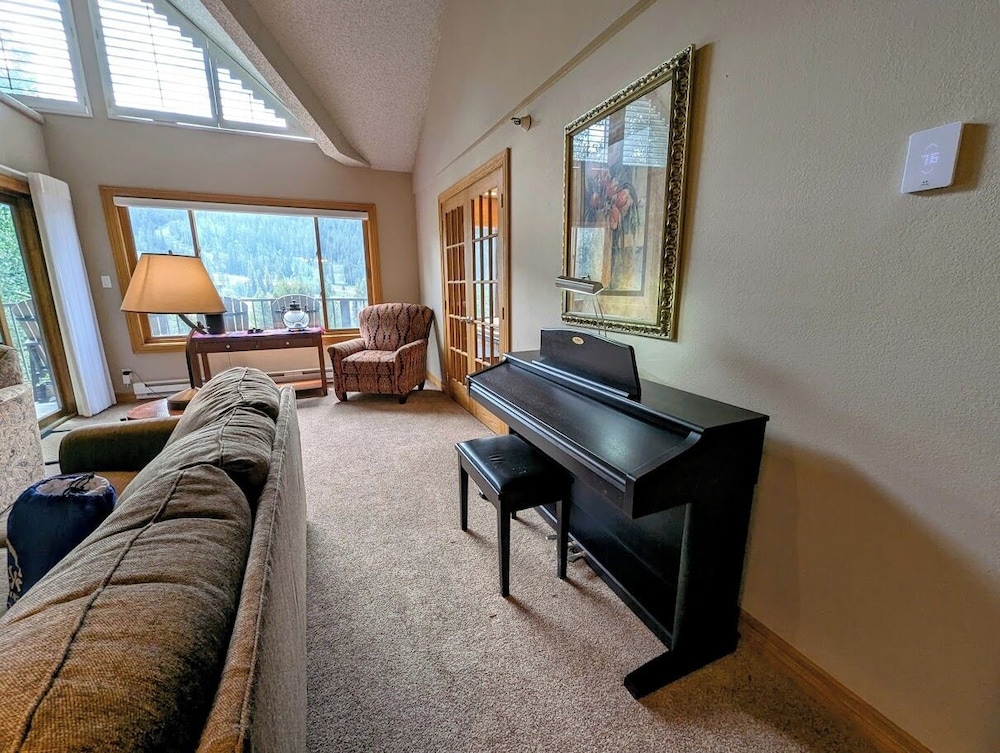 Cinnamon Ridge 1-141
