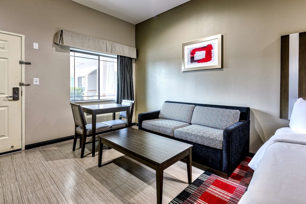 Americas Best Value Inn and Suites IAH Airport North - Property Image 32