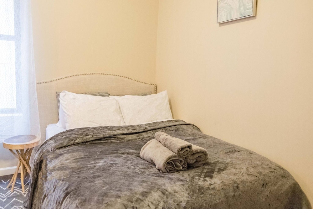 New 2 Bedroom Apt Next To Central Park West