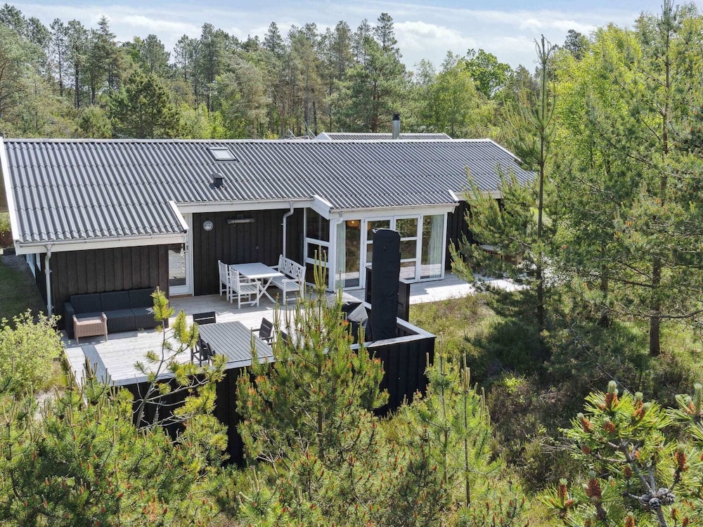 5 Star Holiday Home in Albaek