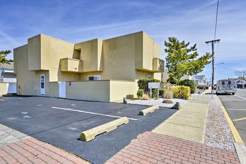 Seaside Heights Condo w/ Deck: Walk to Boardwalk! view 5