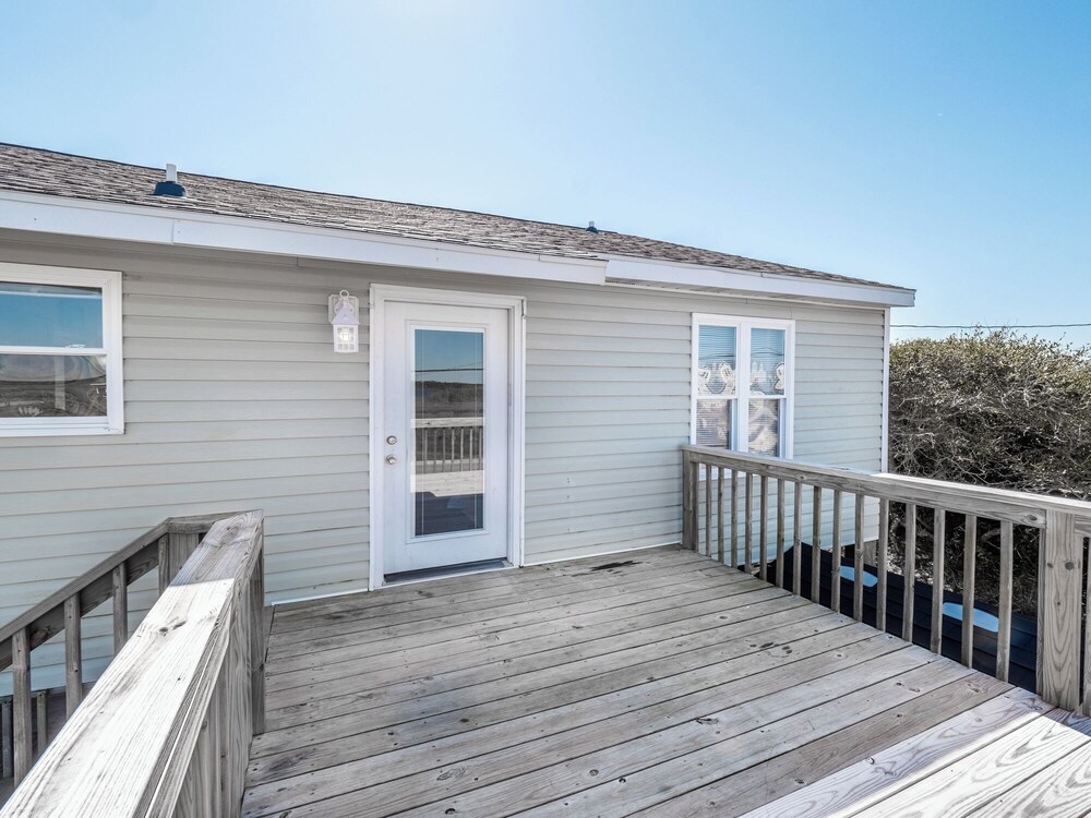 Bella Beach House by Topsail Realty