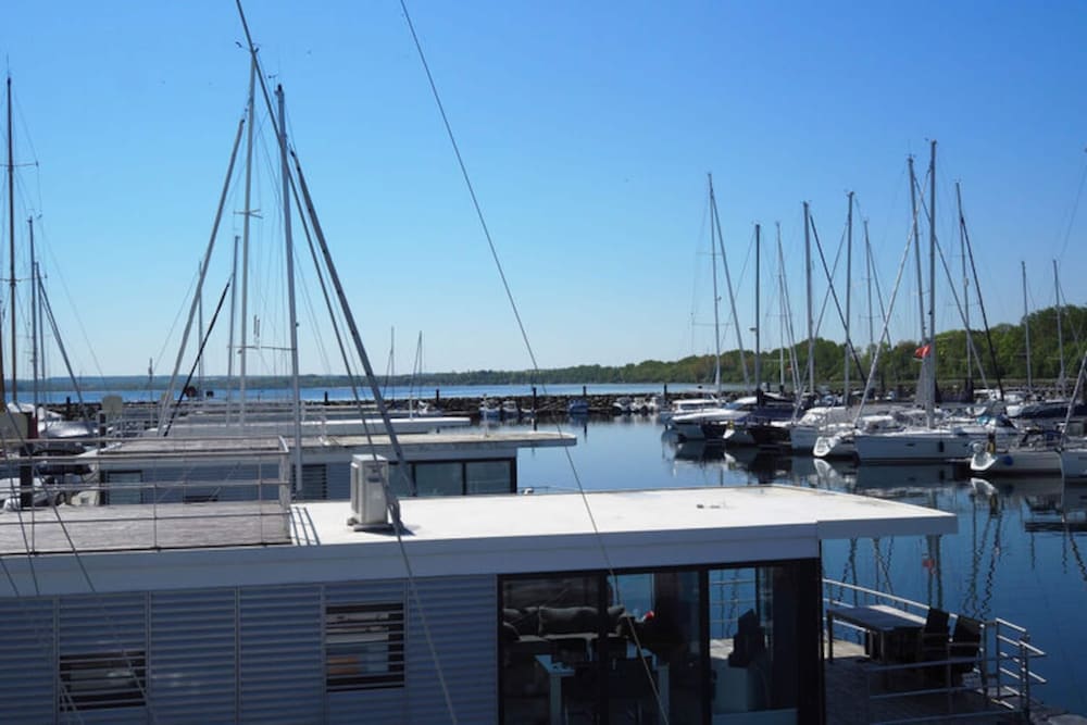 Hausboot in Boltenhagen
