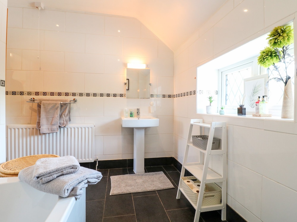 Elm Tree Cottage