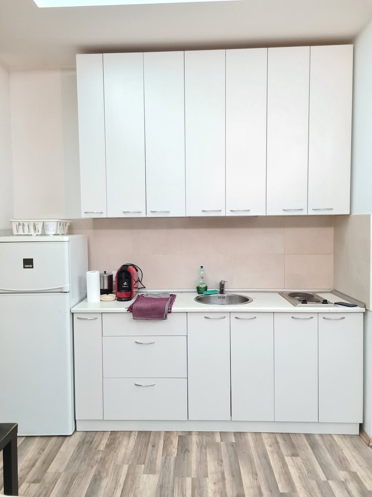 Stunning 1-bed Apartment in București view 5