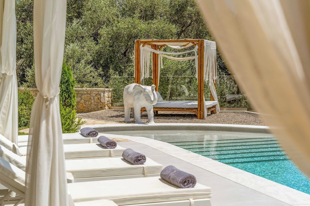 Horizon Blue Villa