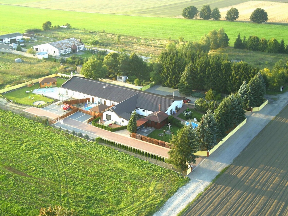 Comfortable Holiday Home With Summer Pool + Sauna
