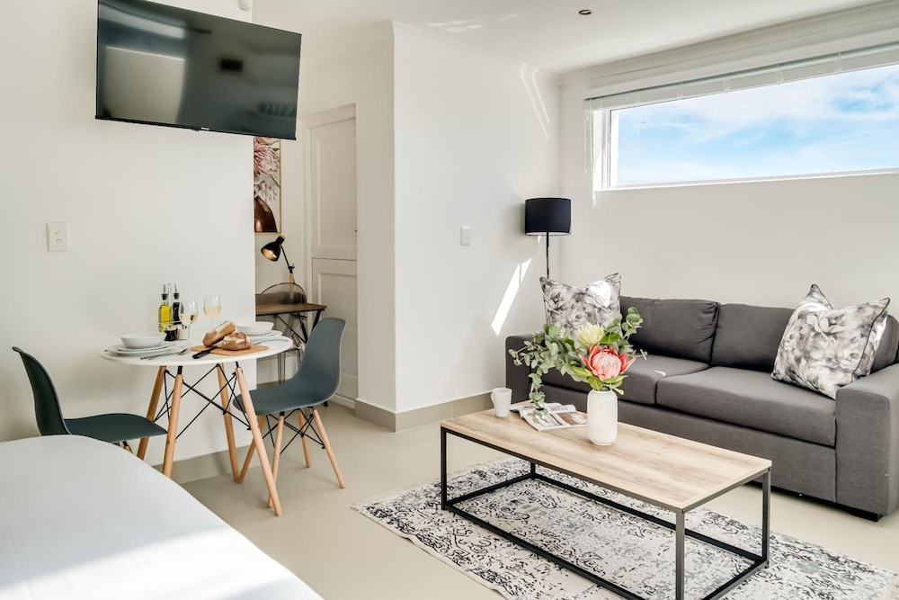 Private Secure Studio in Camps Bay The Cove