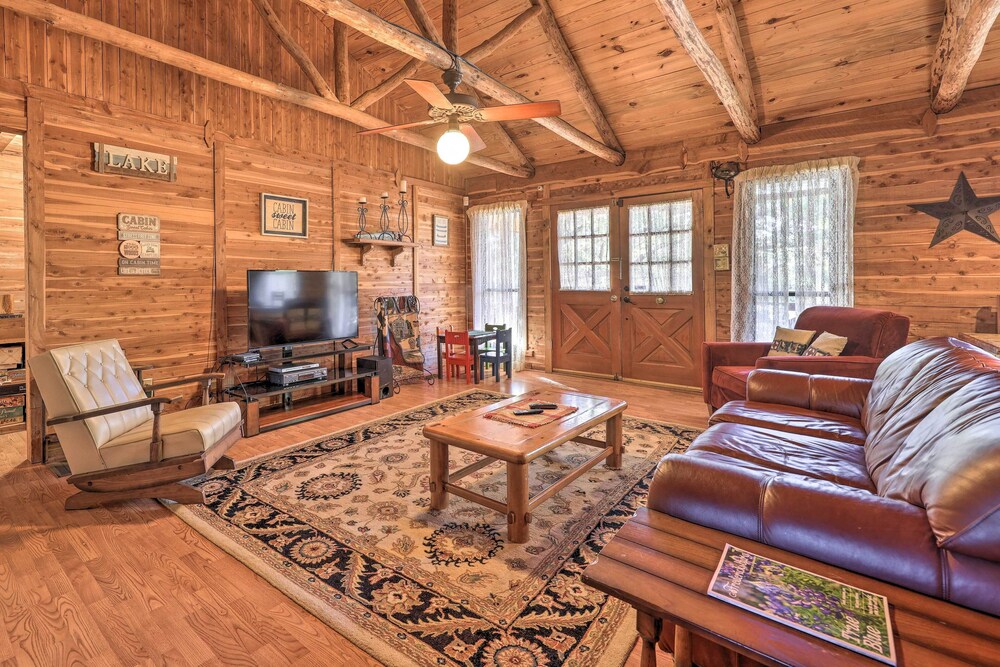 Rustic Canyon Lake Cabins w/ Hot Tub on 3 Acres - Property Image 20