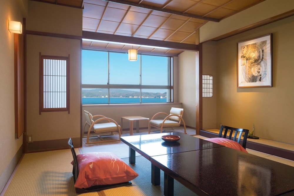 Waraku Onsen Nihon no Yado Notoraku